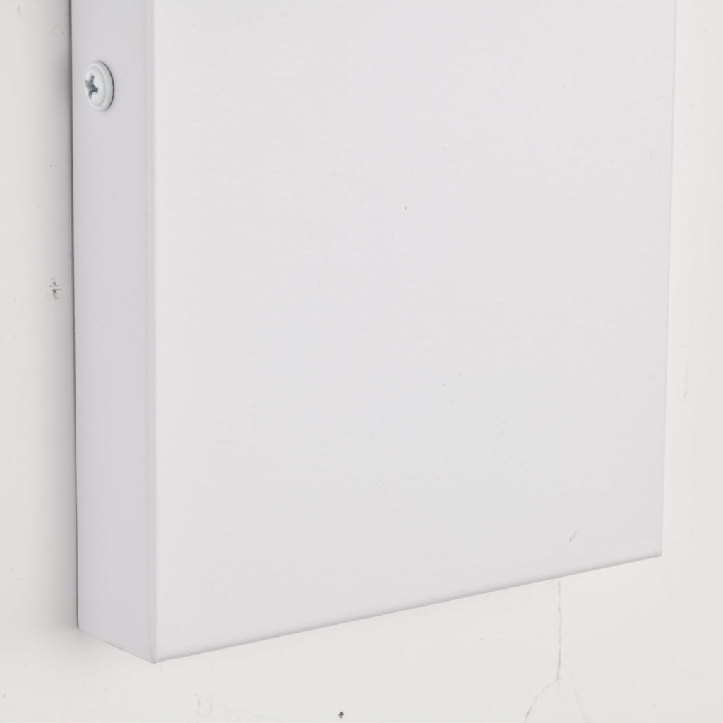 7.8" White Dusk-to-Dawn Integrated LED Outdoor Wall Light